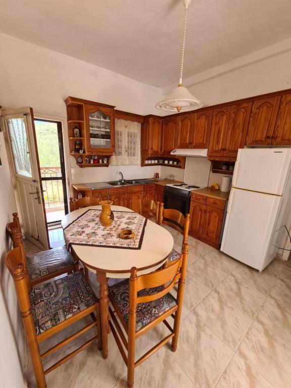 Το Κτήμα Της Ελιάς Του Τάκη Guest House Paralia Demonias Ngoại thất bức ảnh