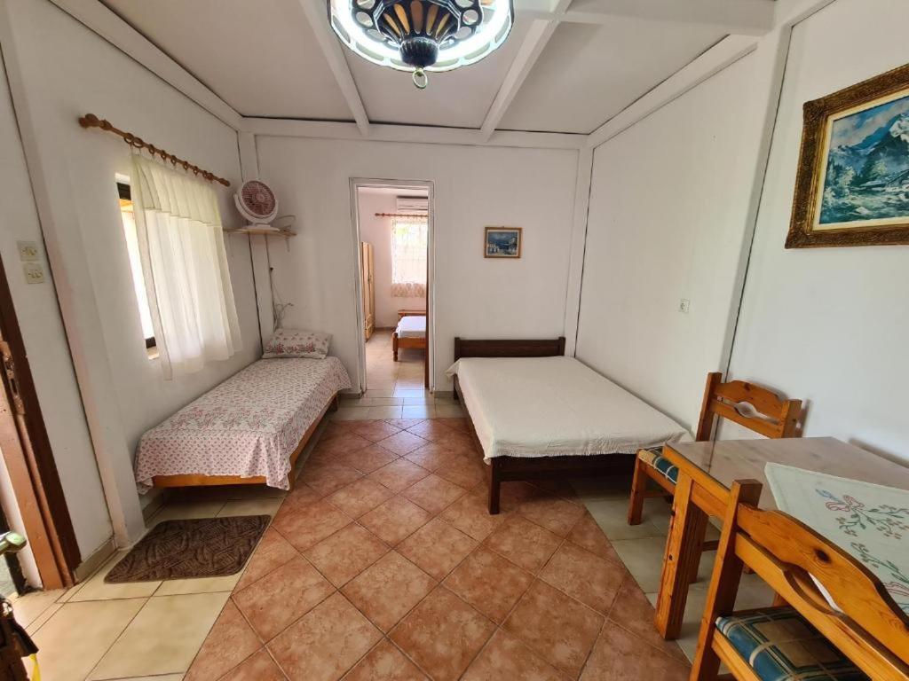 Το Κτήμα Της Ελιάς Του Τάκη Guest House Paralia Demonias Ngoại thất bức ảnh