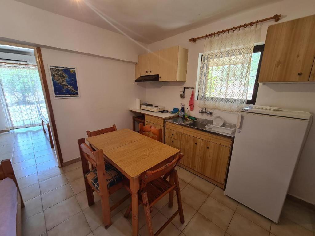 Το Κτήμα Της Ελιάς Του Τάκη Guest House Paralia Demonias Ngoại thất bức ảnh