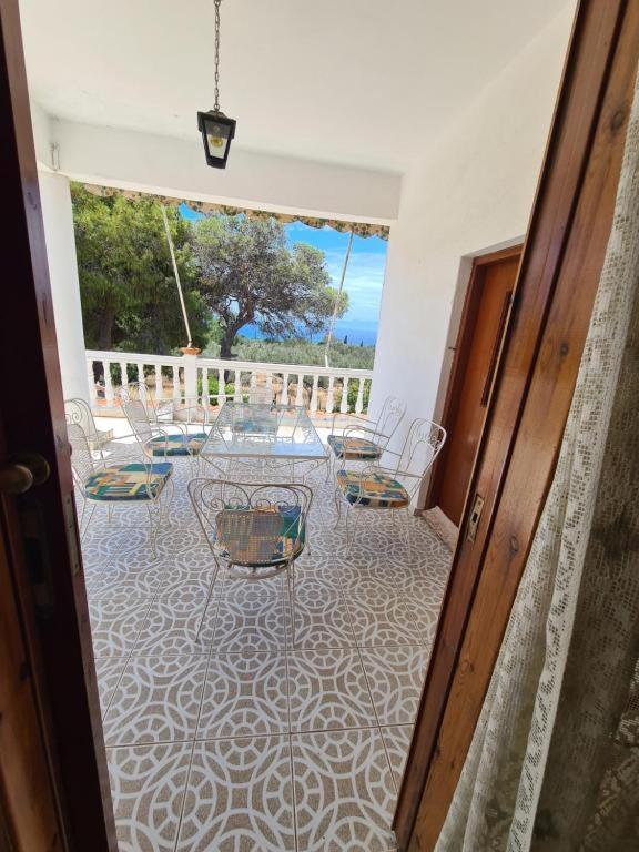 Το Κτήμα Της Ελιάς Του Τάκη Guest House Paralia Demonias Ngoại thất bức ảnh
