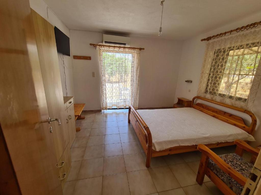 Το Κτήμα Της Ελιάς Του Τάκη Guest House Paralia Demonias Ngoại thất bức ảnh