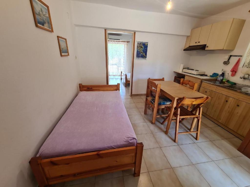 Το Κτήμα Της Ελιάς Του Τάκη Guest House Paralia Demonias Ngoại thất bức ảnh